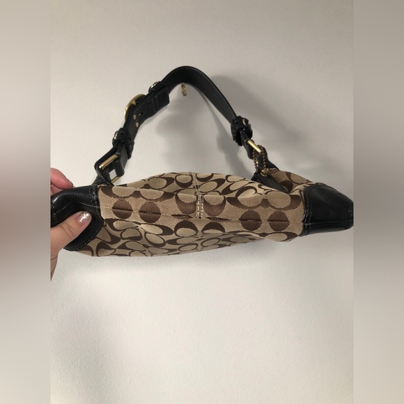 Signature Style Coach Purse with Black Leather and Gold Details, Y2K Vintage - Picture 5 of 15